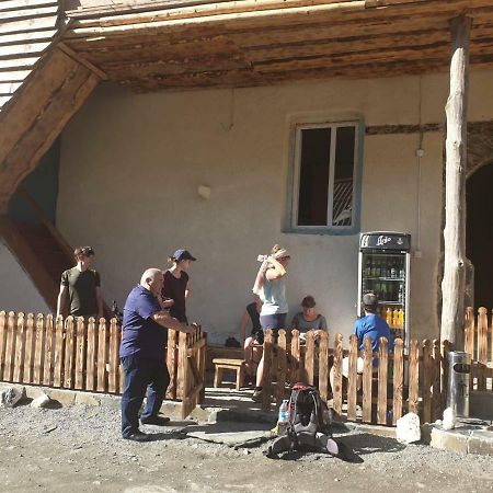 Bed and Breakfast Raul Lushnu Darbaz Mestia Exterior foto